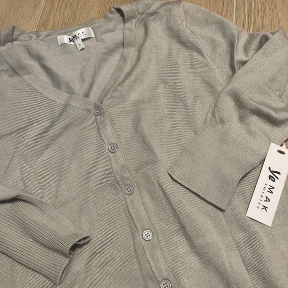 Yemak Sweater - Picture 3 of 4